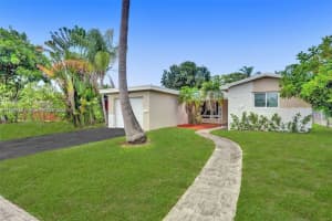 2011 N 49th Ave Hollywood, FL 33021 - MLS#A11884658