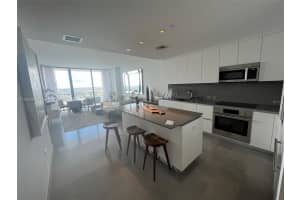 88 Sw 7 3506 Miami, FL 33131 Sold 11/13/25