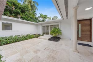1825 Alamanda Dr North Miami, FL 33181 - MLS#A11884703