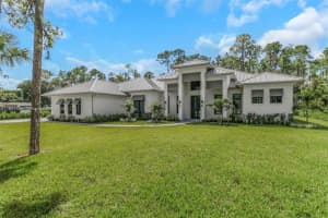 5174 Sycamore Dr, Naples