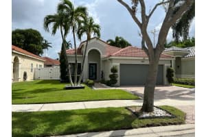 800 Tanglewood Cir, Weston