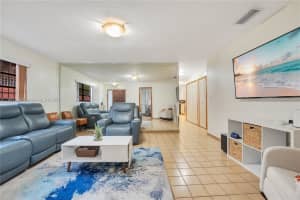 927 W 37th St Hialeah, FL 33012 - MLS#A11884966