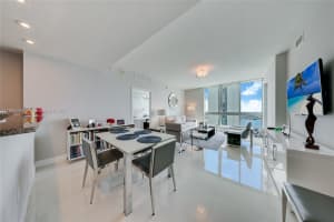 300 S Biscayne Blvd T-3312 Miami, FL 33131 - MLS#A11885063