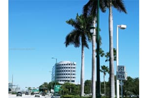 20400 W Country Club Dr 303, Aventura