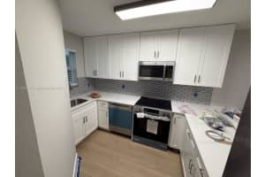 101 Ne 8th Ave 2 Fort Lauderdale, FL 33301 - MLS#A11885211