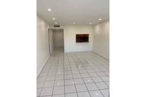 1555 W 44th Pl 234 Hialeah, FL 33012 - MLS#A11885279