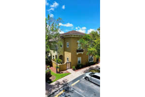 2851 W Prospect Rd 704 Tamarac, FL 33309 - MLS#A11885373