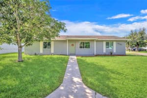 7830 Nw 47th St Lauderhill, FL 33351 - MLS#A11885412