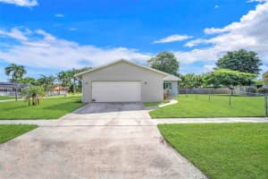 7830 Nw 47th St Lauderhill, FL 33351 - MLS#A11885412
