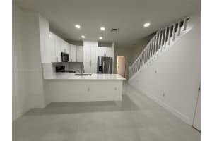 8132 Sw 17th Ct, North Lauderdale