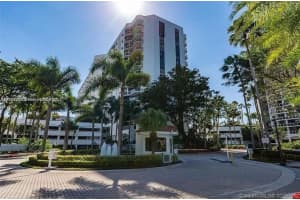 3610 Yacht Club Dr 215 Aventura, FL 33180 - MLS#A11885433