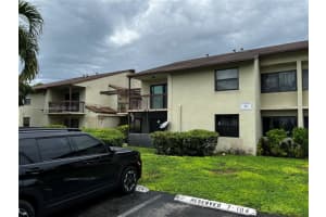 425 Nw 210th St 102, Miami Gardens