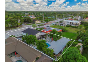 8761 Sw 56th St Miami, FL 33165 - MLS#A11885486