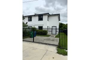 2771 Nw 43rd Ter, Miami
