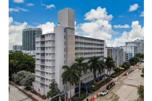 1300 Lincoln Rd B402 Miami Beach, FL 33139 - MLS#A11885573
