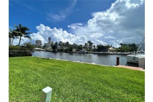 301 Golden Isles Dr 101 Hallandale Beach, FL 33009 - MLS#A11885598