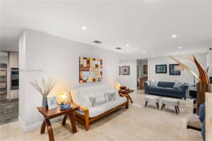 6809 Mentone St Coral Gables, FL 33146 - MLS#A11885601