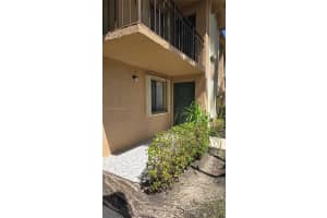 193 Lakeview Dr 101 Weston, FL 33326 - MLS#A11885625