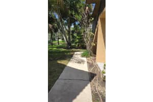 193 Lakeview Dr 101 Weston, FL 33326 - MLS#A11885625