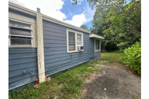 1116 Ne 5th Ave Fort Lauderdale, FL 33304 - MLS#A11885726