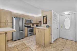 711 S Hollybrook Dr 210 Pembroke Pines, FL 33025 - MLS#A11885733