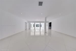 850 N Venetian Dr Miami, FL 33139 - MLS#A11885864