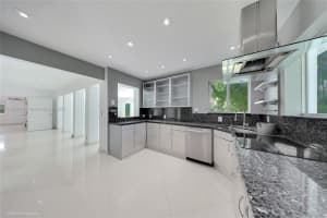 850 N Venetian Dr Miami, FL 33139 - MLS#A11885864