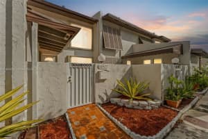 10927 Sw 71st Ln Miami, FL 33173 - MLS#A11885870