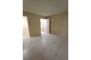 430 Commodore Dr 104, Plantation