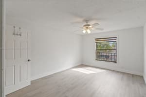 8005 Lake Dr 302 Doral, FL 33166 - MLS#A11885947