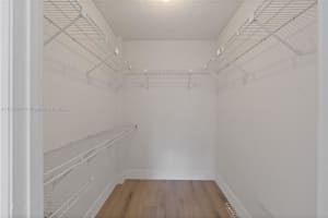 8005 Lake Dr 302 Doral, FL 33166 - MLS#A11885947