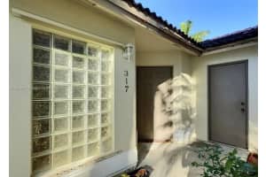 317 Nw 109th Ave Pembroke Pines, FL 33026 - MLS#A11885971