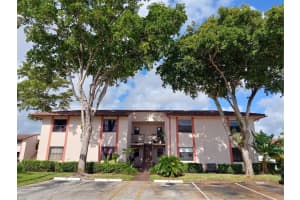 860 Ne 209th Ter 101-33, Miami
