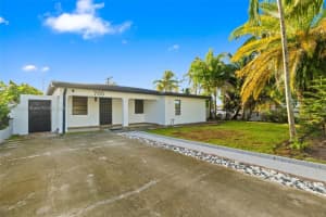 705 E 9th Ln, Hialeah