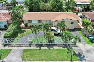 8220 Sw 12th Ter, Miami
