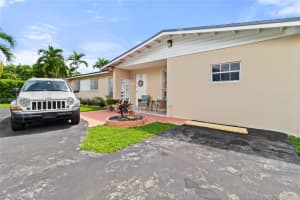 8220 Sw 12th Ter Miami, FL 33144 - MLS#A11886039