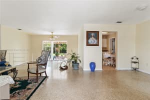 8220 Sw 12th Ter Miami, FL 33144 - MLS#A11886039