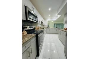 19644 Bobolink Dr Hialeah, FL 33015 - MLS#A11886043