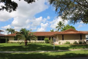 16100 W Prestwick Pl, Miami Lakes