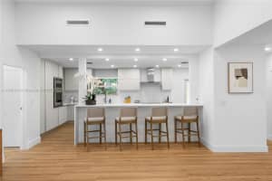 410 S Shore Dr Miami Beach, FL 33141 - MLS#A11886134