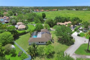 14940 Sw 164th Ter Miami, FL 33187 - MLS#A11886140