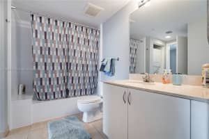 1750 Bayshore Dr , Miami, FL 33132 - MLS#A11886197