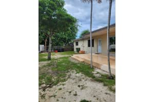 13935 Ne 16th Ct B North Miami, FL 33181 - MLS#A11886205