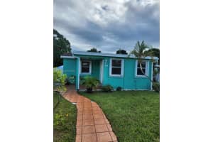 614 E 56th St Hialeah, FL 33013 - MLS#A11886215