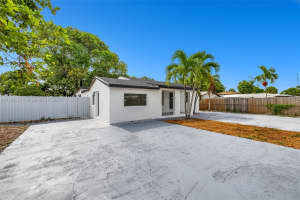 10321 Nw 32nd Pl Miami, FL 33147 - MLS#A11886229
