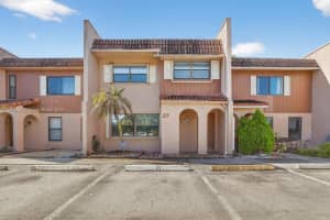 27 Madrid Ln 2-8 Davie, FL 33324 - MLS#A11886235