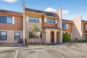 27 Madrid Ln 2-8 Davie, FL 33324 - MLS#A11886235