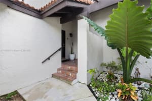 4853 Sw 152nd Ct B-39, Miami