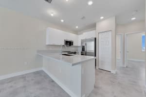 6420 Nw 102nd Path 303, Doral