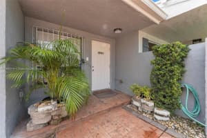 2401 Sw 102nd Ave Miami, FL 33165 - MLS#A11886310